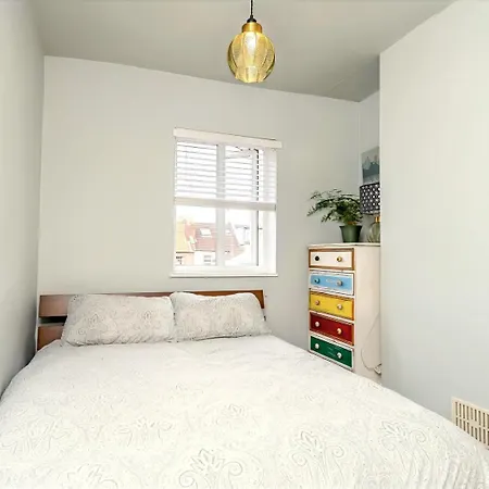Modern 1-bed On Vibrant Gloucester Road Apartment *