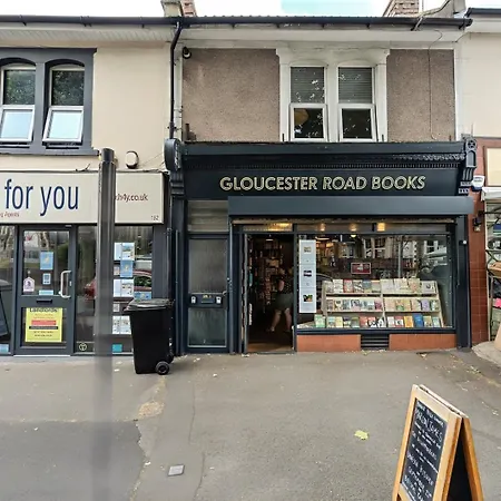 Modern 1-bed On Vibrant Gloucester Road Apartment Bristol